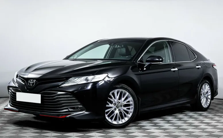 Toyota Camry VIII (XV70)