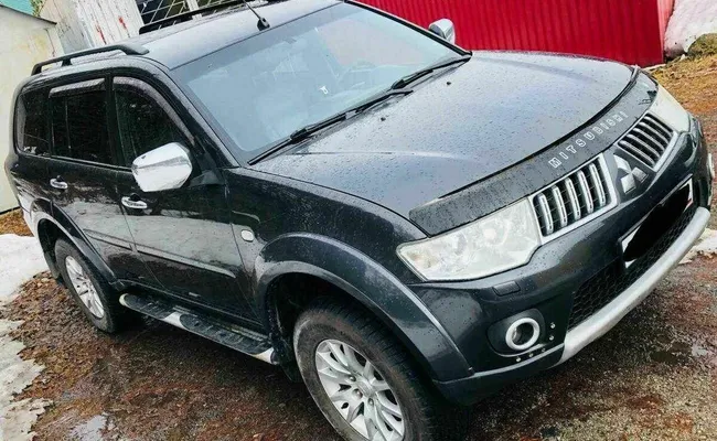 Mitsubishi pajero sport ii