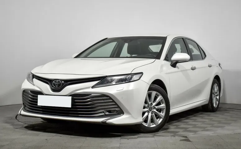 Toyota Camry VIII (XV70)