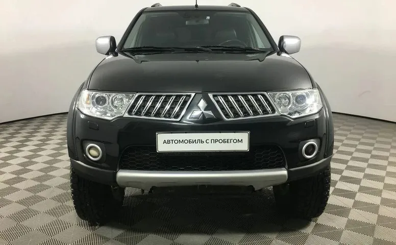 Mitsubishi pajero sport ii